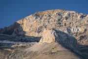 Z Refugia Goriz v národním parku Ordesa y Monte Perdido míříme jen nalehko do mohutných skal nad námi. Naším cílem je třetí nejvyšší hora Pyrenejí, Monte Perdido, v překladu "ztracená hora".