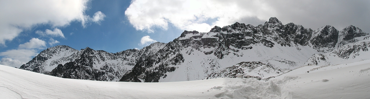 pano1.jpg - Pohled na hřeben od Slavkovského štítu po Východnou Vysokou.